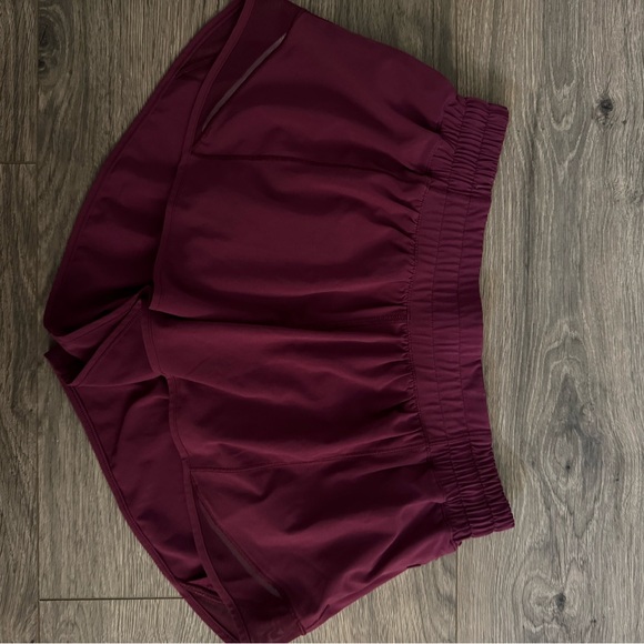 Hotty Hot Low-Rise Lined Short 2.5” - Picture 2 of 4